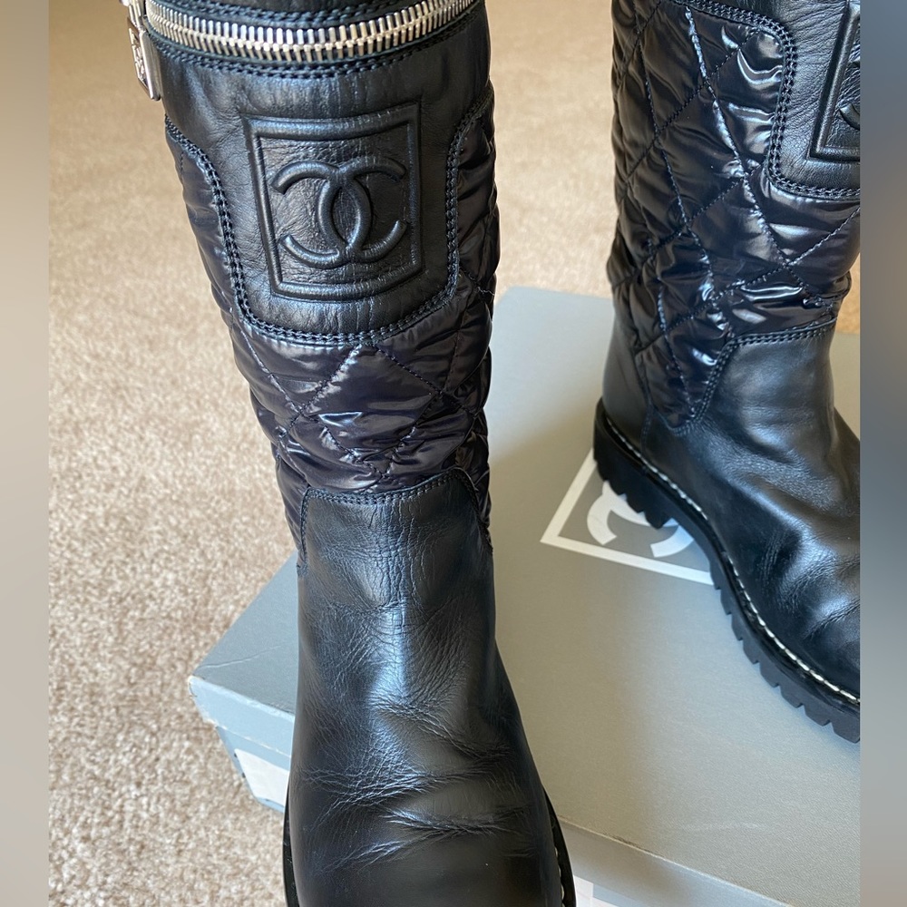 CHANEL Boots, Size 7,5
